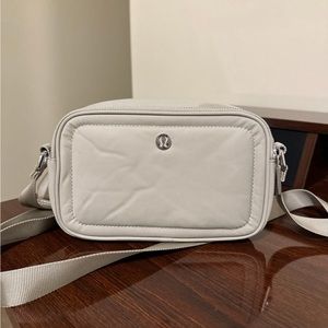 lululemon crossbody bag